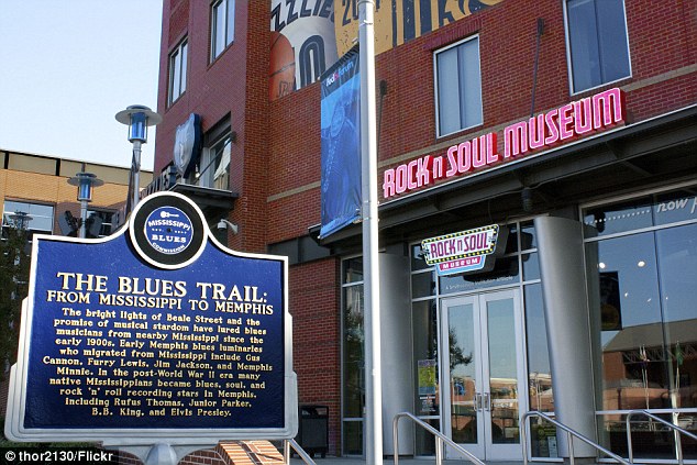 27E7B36E00000578-3050969-image-a-29_1429799939319