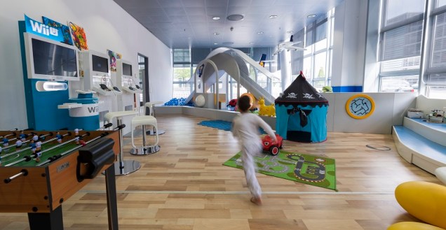 AIRPORT-MUNICH - Airports are now high end malls