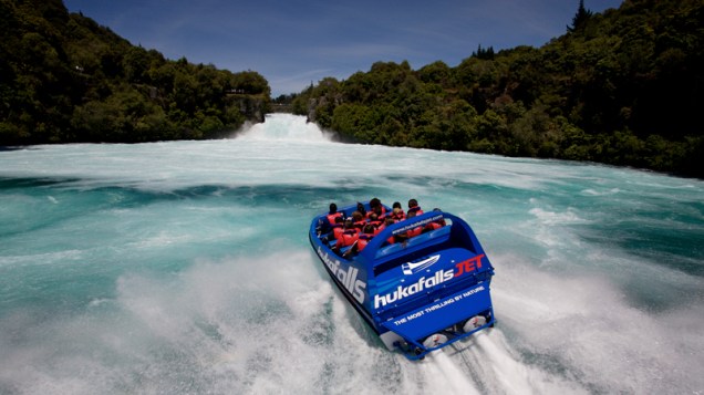 1873_image1_final-huka-falls-jet-302